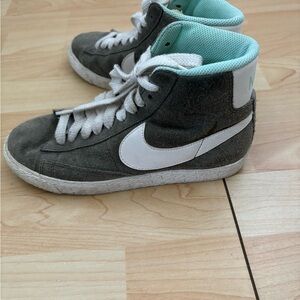 Nike Blazer Mid 77